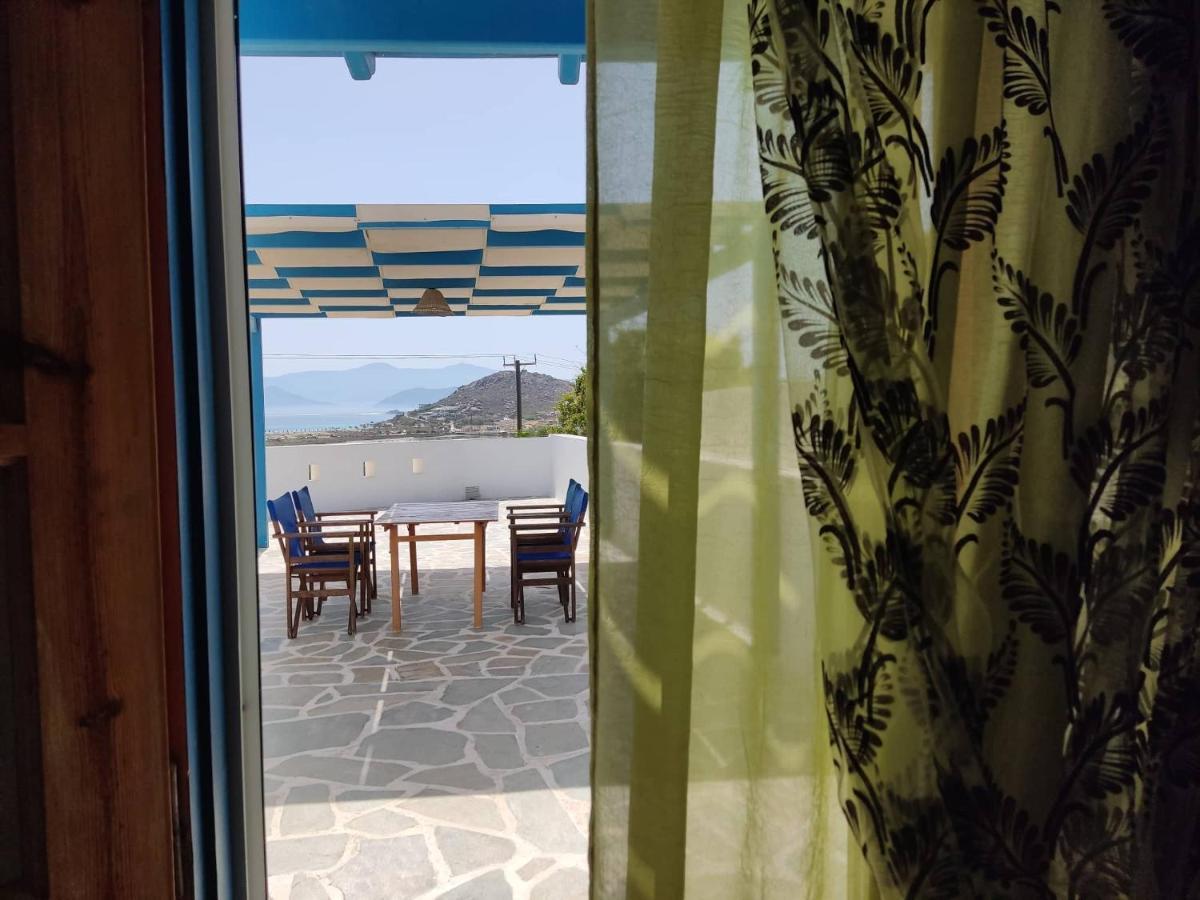 Koulas - Red Aparthotel 2*